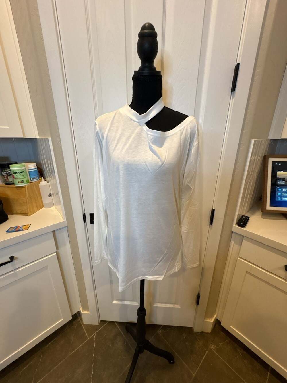 CBR Long Sleeve Asymmetric Cutout Top Size L White (56)